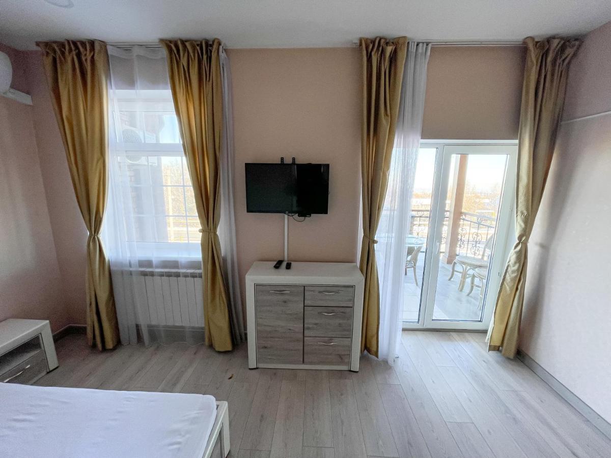 Resident Hotel Каскелен Экстерьер фото